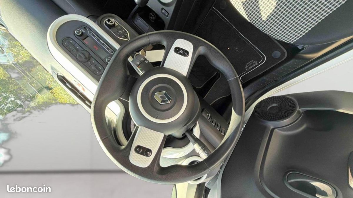 Renault Twingo E-TECH ELECTRIQUE III Achat Intégral - 21 Life (image 12)