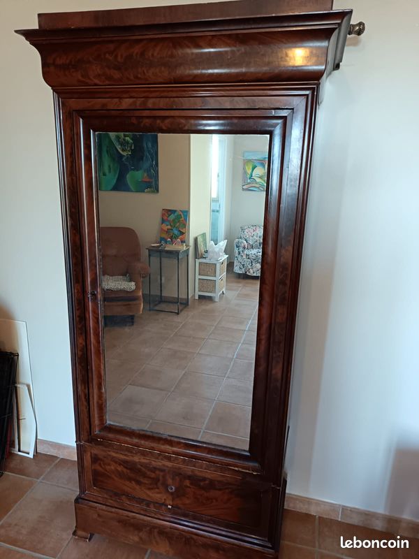 Armoire de style ancien avec un miroir (image 2)