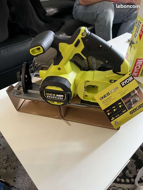 Scie circulaire 18V sans charbons référence RCS18X-0 (image 2)