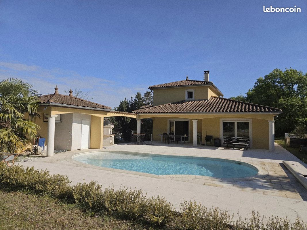 Maison 6 pièces 170 m² · à Montmerle-sur-Saône · 170 m² · 620 000 €