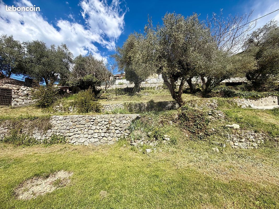 Terrain 620 m² Tourrette Levens · à Tourrette-Levens · 179 000 €