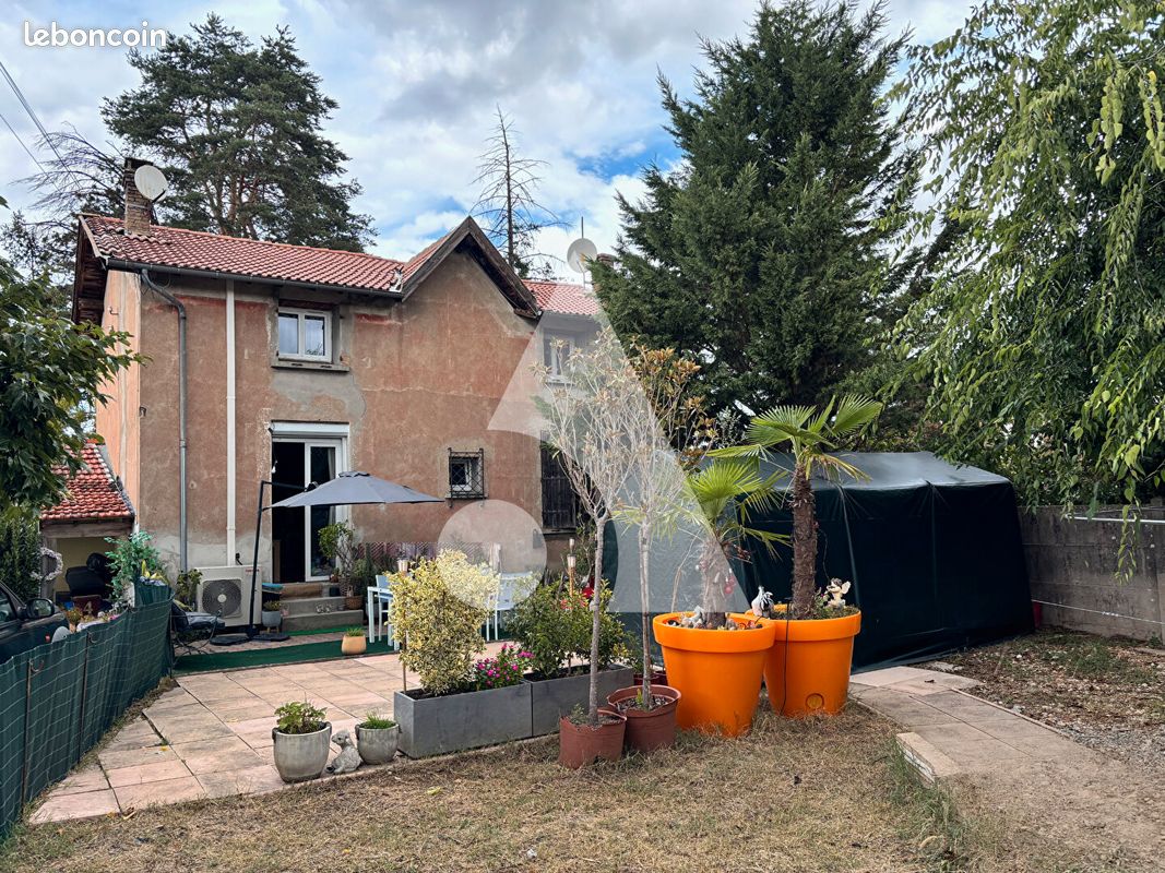 Maison 6 pièces 144 m² · à Reyrieux · 144 m² · 335 000 €