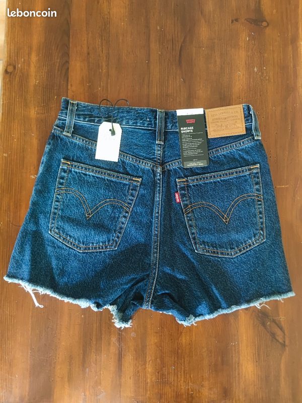 Short jeans Levi's neuf Taille 38 W28 bleu (image 1)