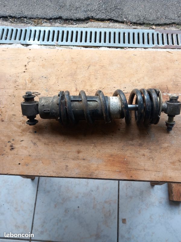 Amortisseur arrière 350 rdlc 4l0 (image 1)