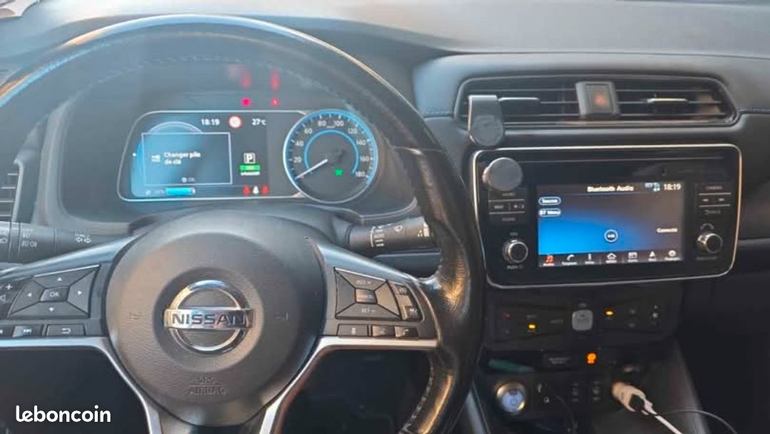 Nissan leaf (image 3)