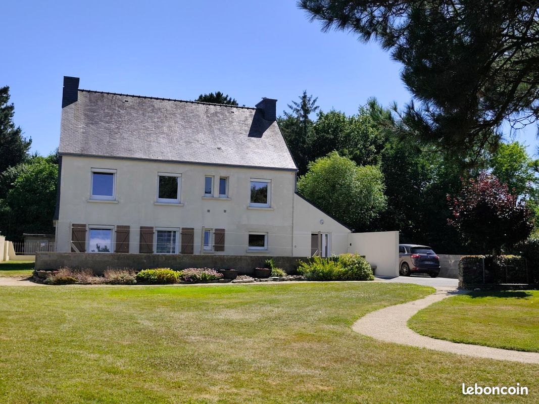 Maison 8 pièces 191 m² · à Plomodiern · 191 m² · 362 250 €