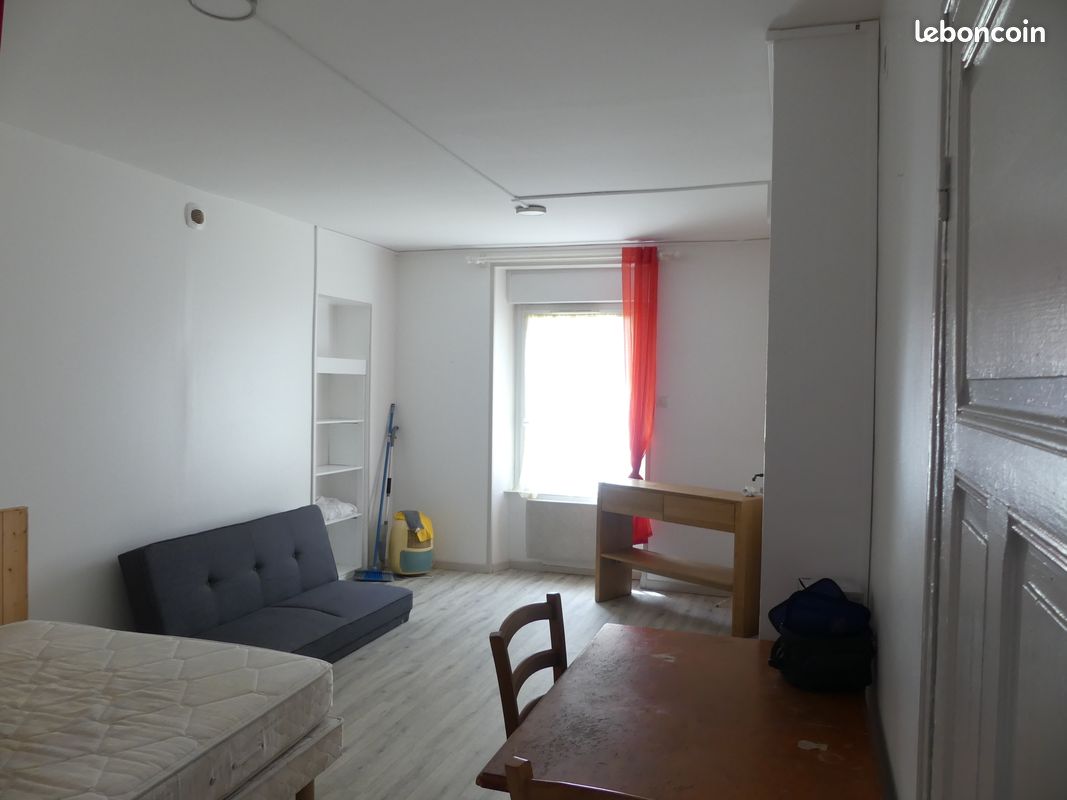 Appartement 1 pièce 27 m² · à Loudéac · 27 m² · 370 €