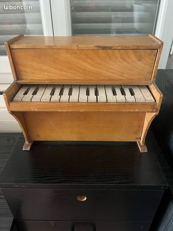 Ancien Piano Jouet Enfant – JOUJOUVILLE – Fabrication Française