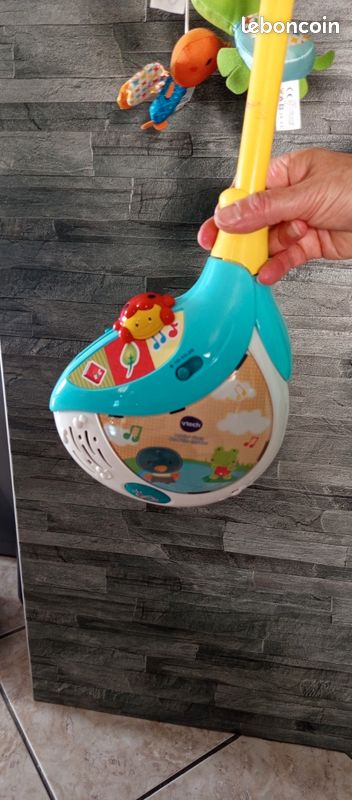 Mobile musicale bébé a piles (image 1)