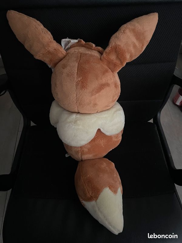 Grande peluche Pokémon Eevee Évoli (image 2)