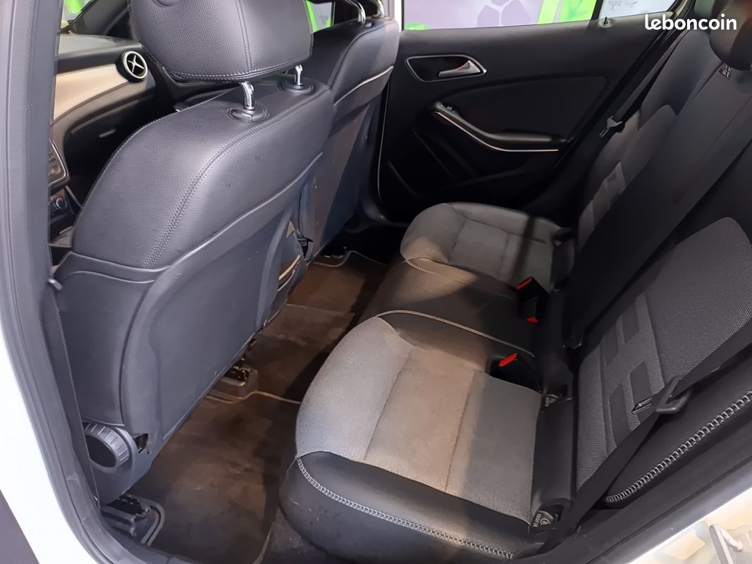 Mercedes Classe GLA GLA 200 CDI Inspiration BVA7 (image 10)