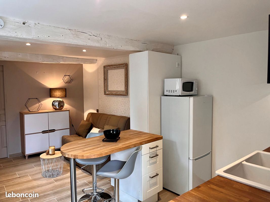 Appartement 1 pièce 18 m² · à Fleys · 18 m² · 310 €