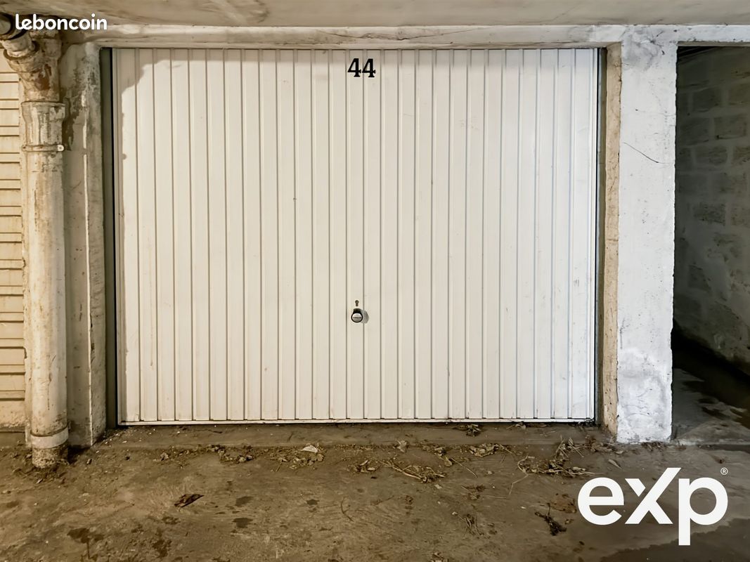 Parking 14 m² · à Besançon · 14 m² · 12 000 €