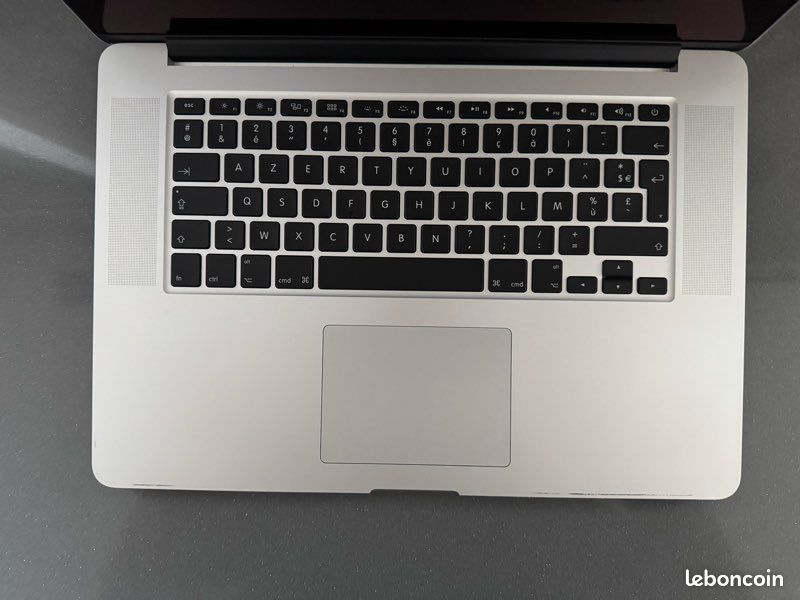 Mac Book pro 15 pouces en excellent état (image 2)