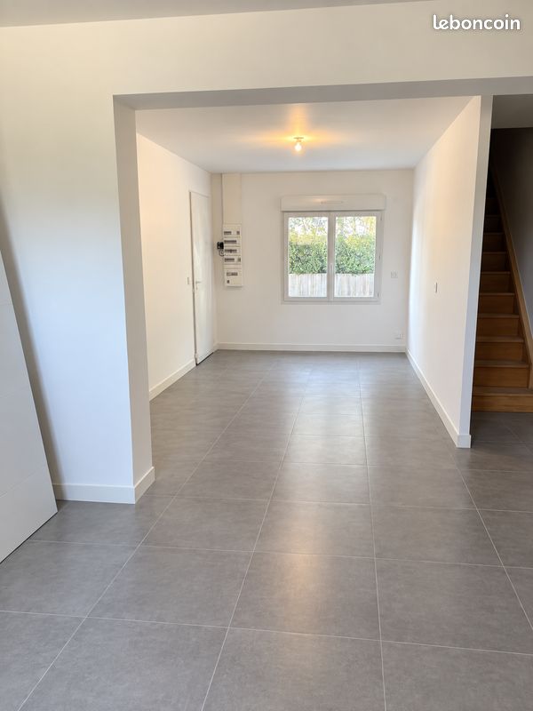 Maison 5 pièces 100 m² · à Carignan-de-Bordeaux · 100 m² · 1 600 €/mois