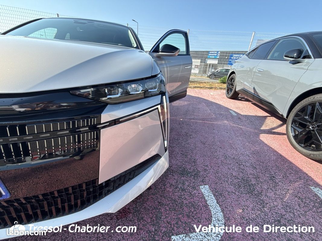 DS N°4 E-Tense Etoile - Alcantara (image 8)