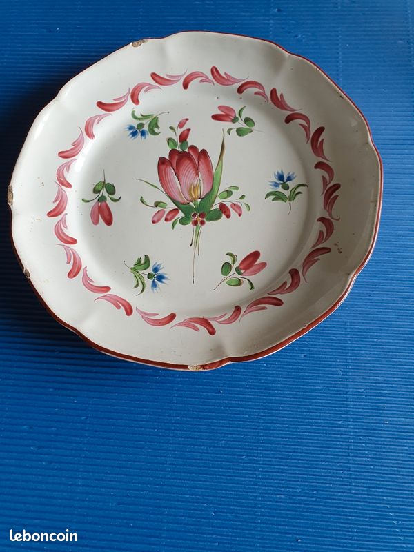 Assiette en faïence St Clément (image 1)