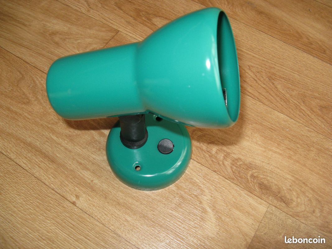 Spot mural orientable vert (image 2)