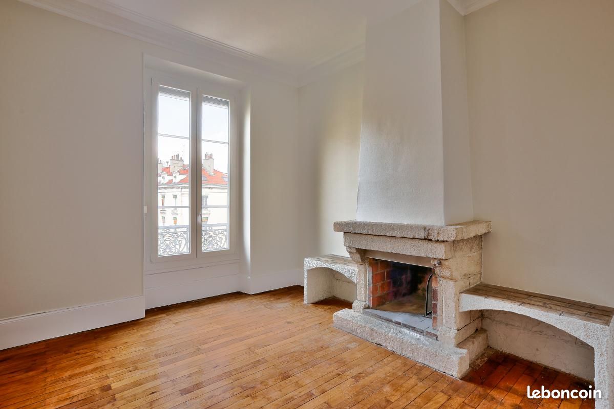 Appartement 4 pièces 95 m² · à Grenoble · 95 m² · 1 082 €/mois