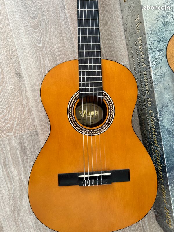 Guitare classique Valencia 203 (image 3)