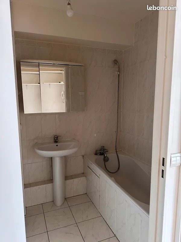 Appartement a louer suresnes - 1 pièce(s) - 26 m2 - Surfyn