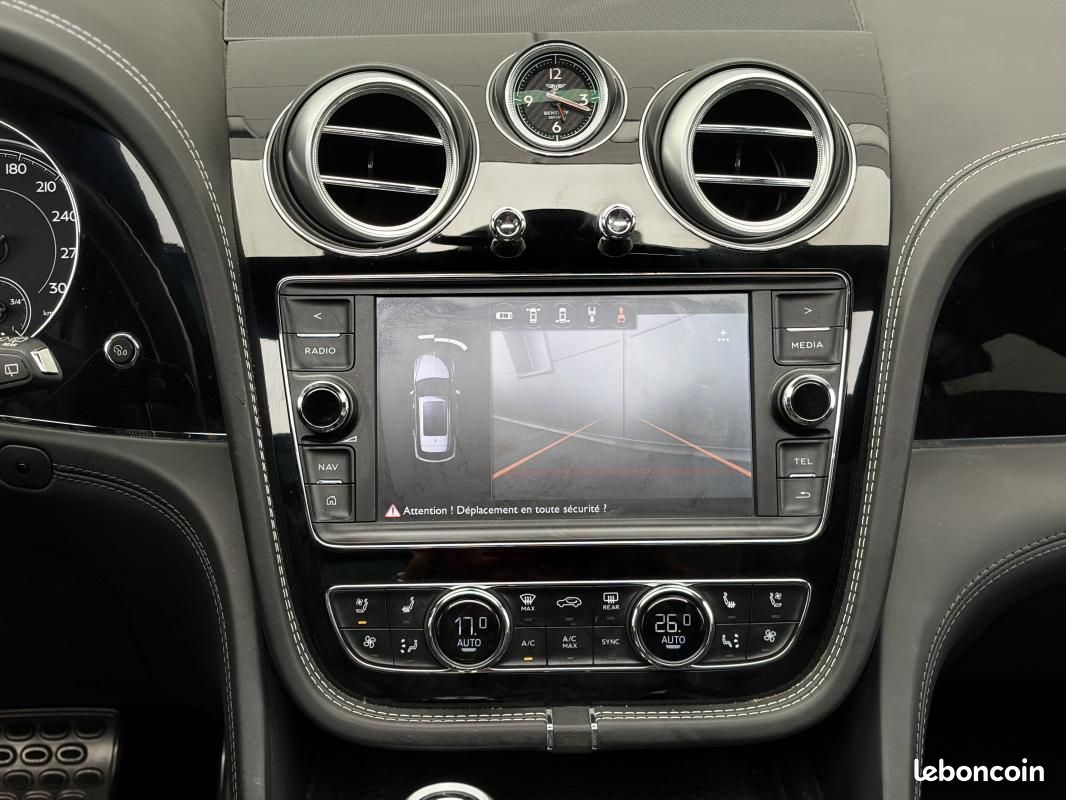 Bentley Bentayga V8 DIESEL 4.0 435 CH 4WD / REVISION 2026 OK (image 17)