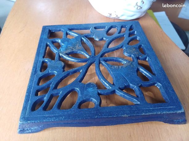 Ancien dessous de plat en fonte émaillée vert vintage 36,5x 21 cm