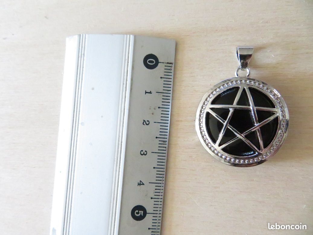 Pendentif étoile et Onyx noir Montres Bijoux