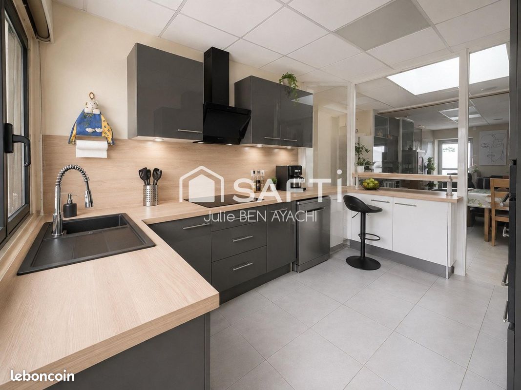 Maison 5 pièces 160 m² · à Saint-Nicolas-du-Pélem · 160 m² · 239 000 €