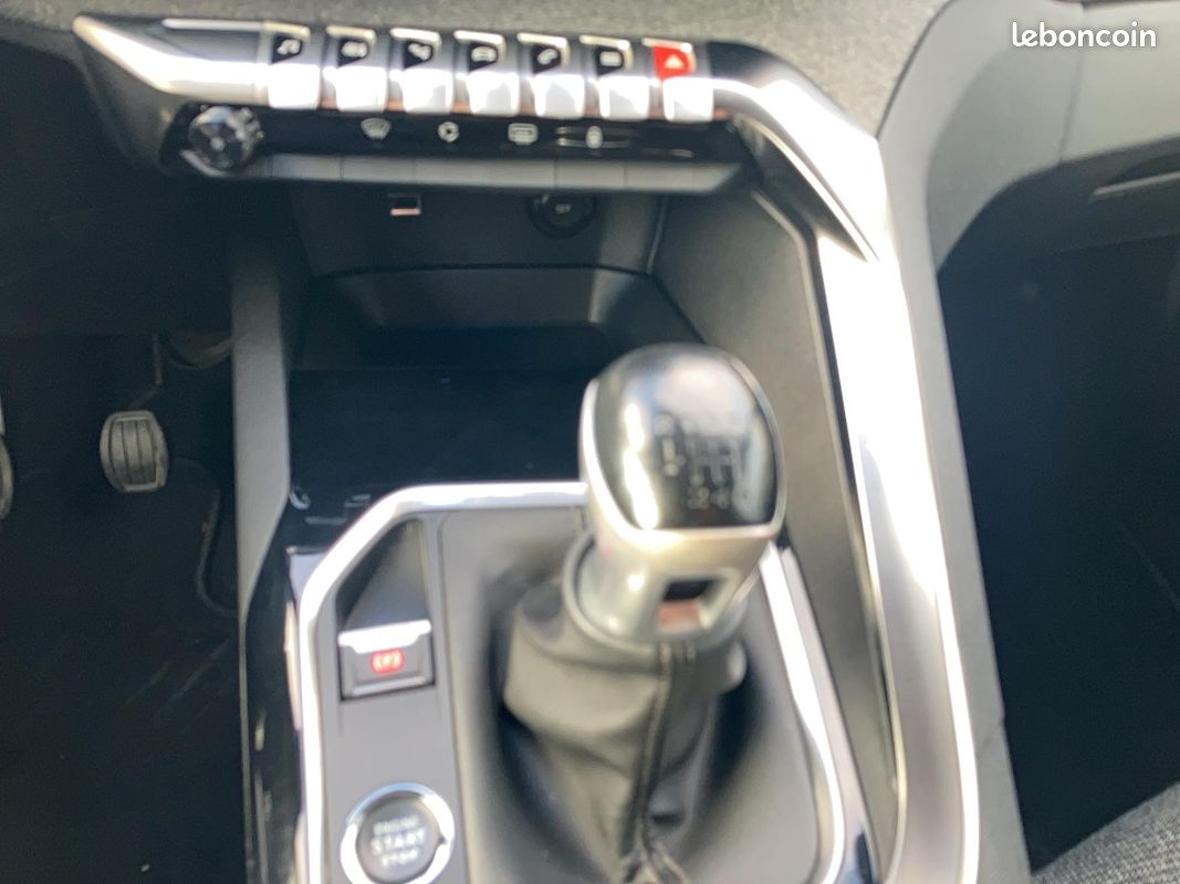 PEUGEOT 3008 BlueHDi 130ch S&S BVM6 Allure (image 19)