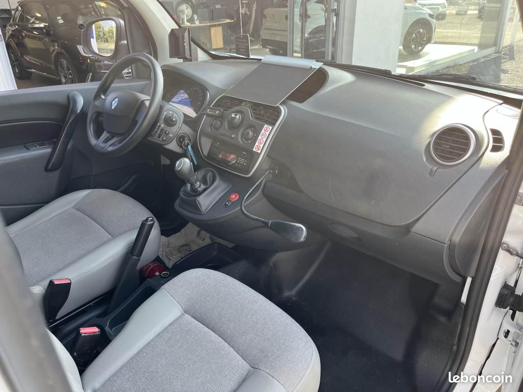 RENAULT KANGOO MAXI 1.5 DCi 95ch BVM6 vitré (image 15)