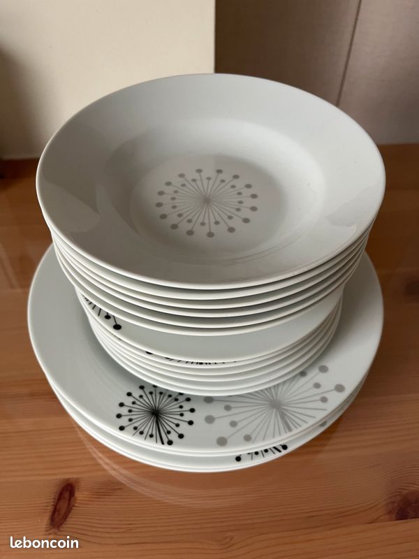 Lot d’assiettes (image 1)