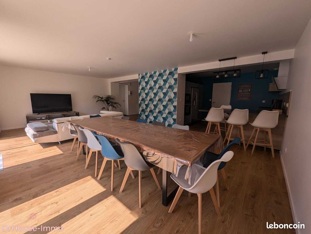 Maison 8 pièces 248 m² · à Beaufou · 248 m² · 409 990 €