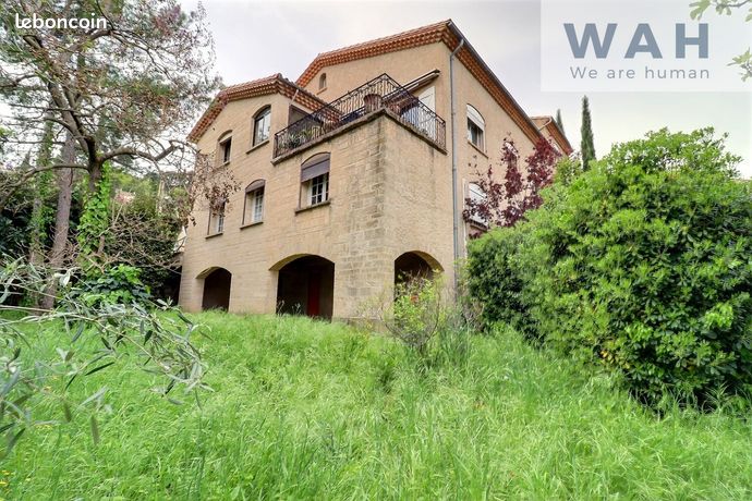 Maison 9 pièces 364 m²