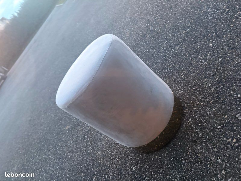 Pouf (image 1)