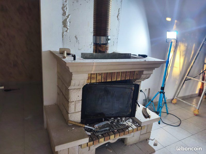 Insert + cheminée en pierre entière (image 2)