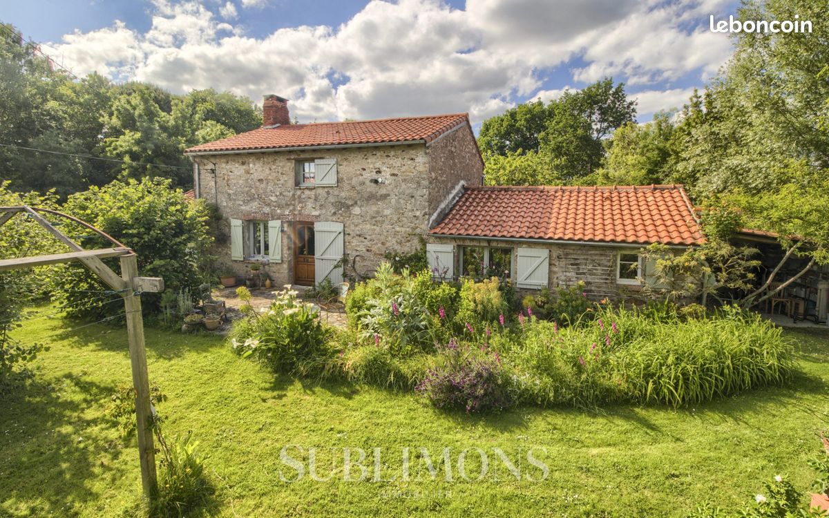 Maison 4 pièces 141 m² · à Saint-Viaud · 141 m² · 345 000 €