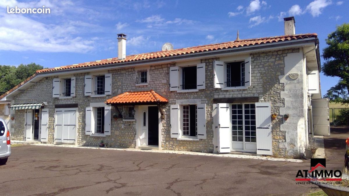 Maison 5 pièces 200 m² - Baignes-Sainte-Radegonde 16360 (image principale 0)