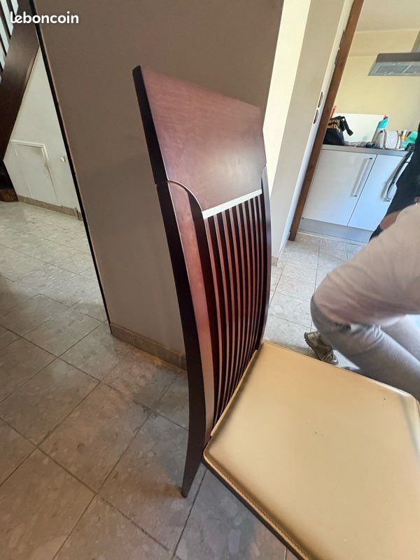 Table en verre avec 6 chaises (image 4)