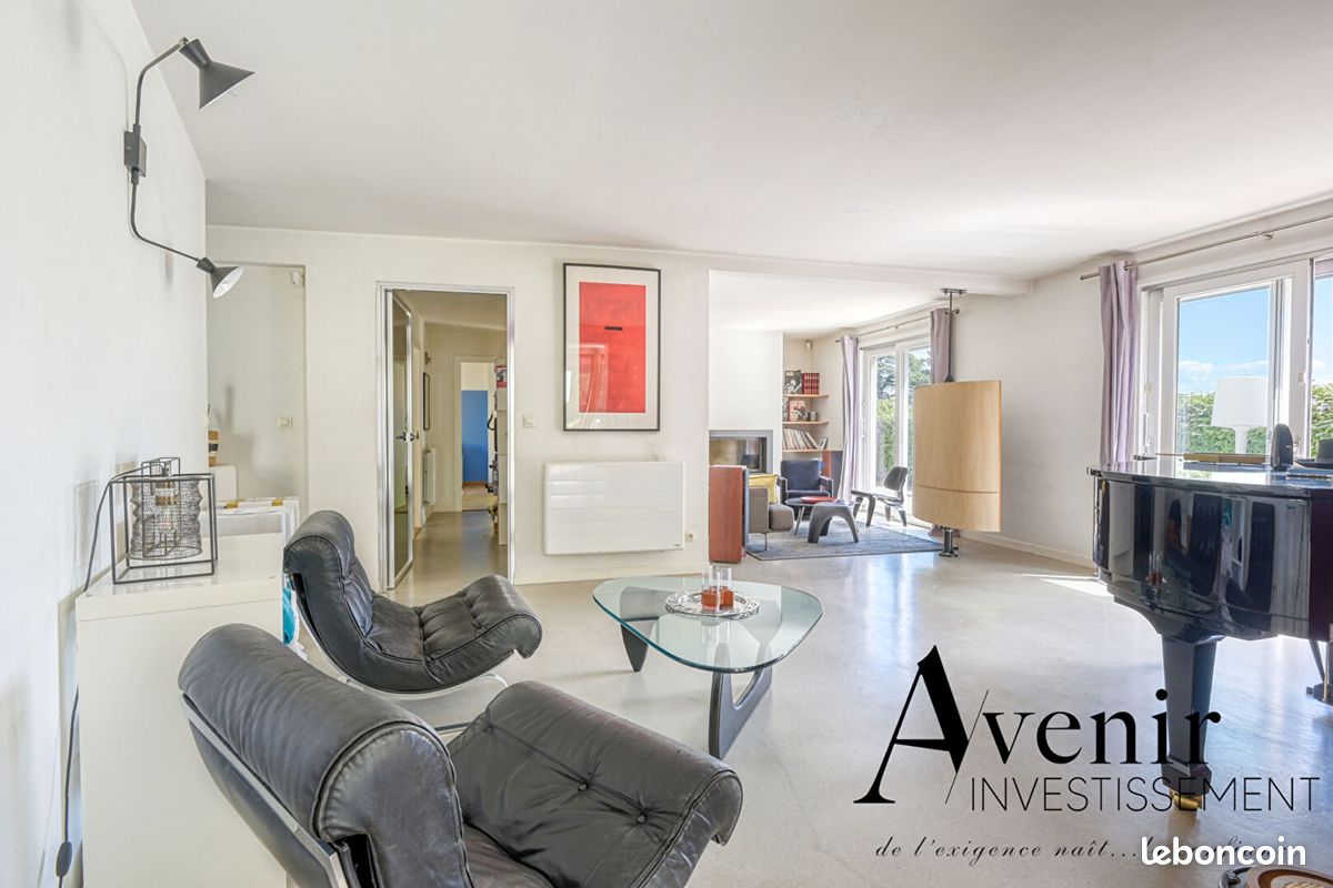 Maison 7 pièces 191 m² · à Collonges-au-Mont-d'Or · 191 m² · 980 000 €
