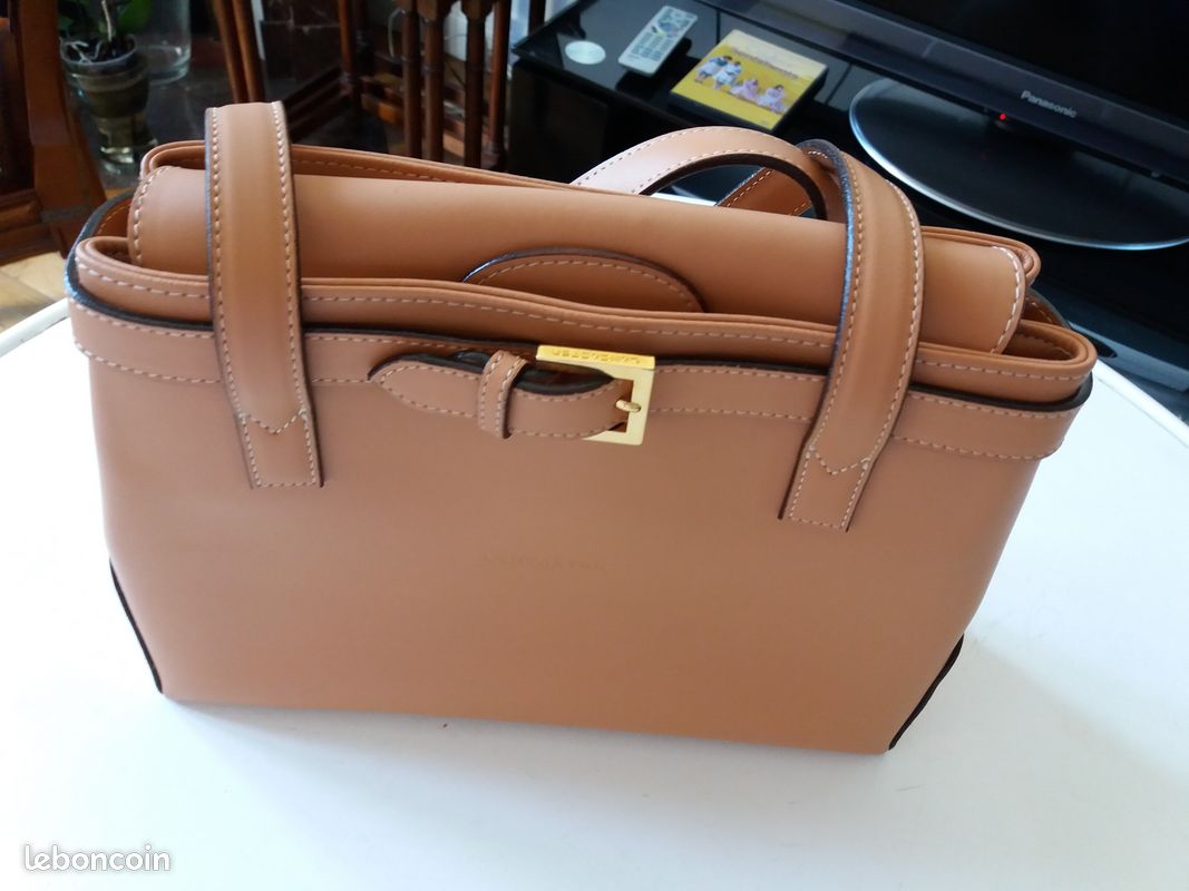 Sac à main de marque "Lancaster " en cuir beige (image 1)