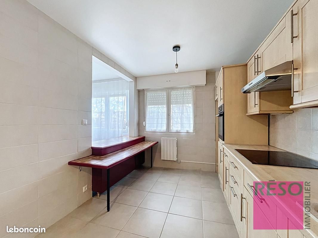 Appartement 5 pièces 106 m² · à Annemasse · 106 m² · 1 700 €