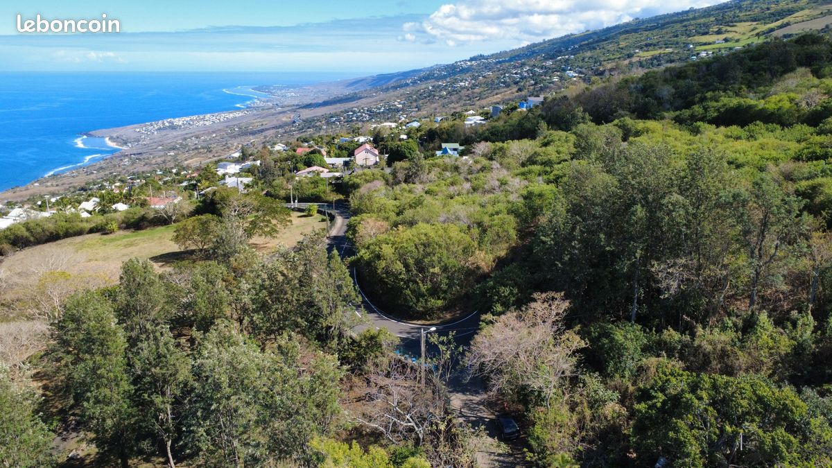 Terrain 1223 m² · à Saint-Leu · 250 000 €