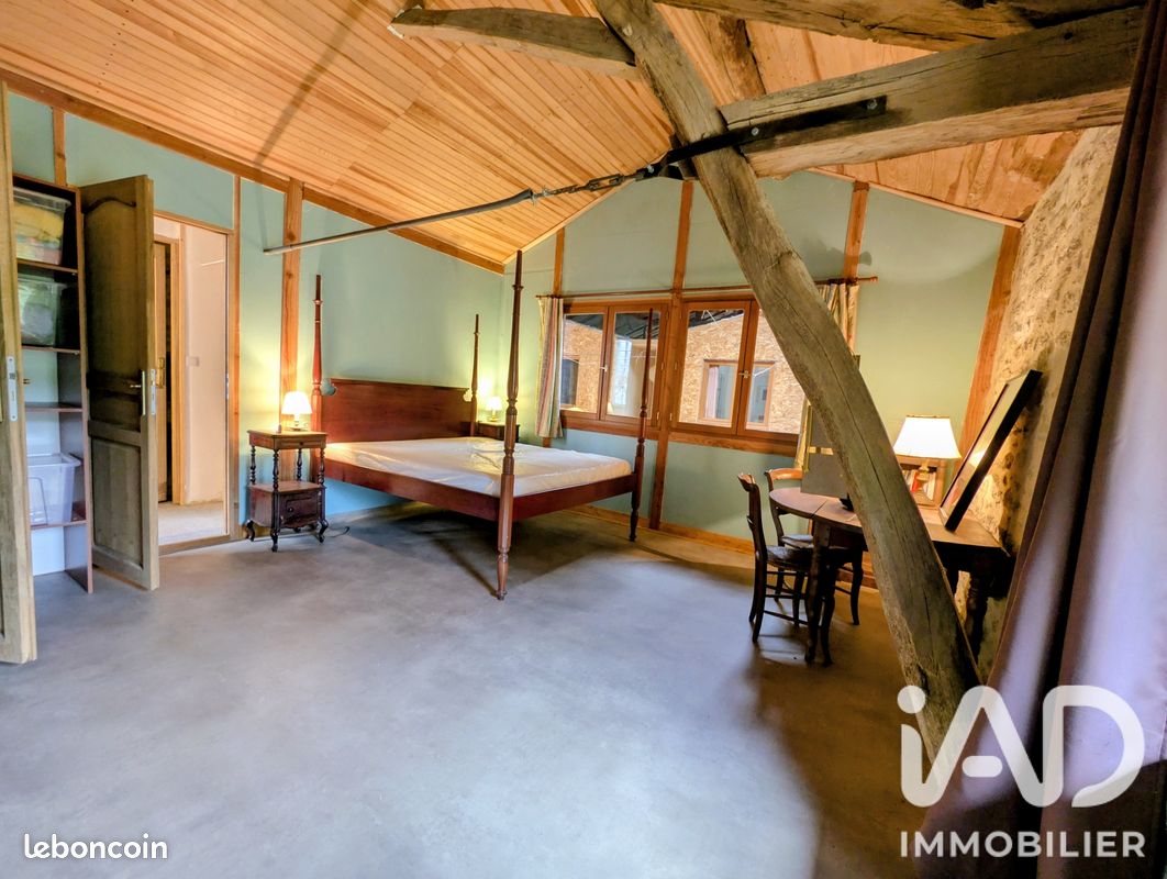Maison 7 pièces 186 m² · à Saint-Pierre-Chérignat · 186 m² · 170 000 €