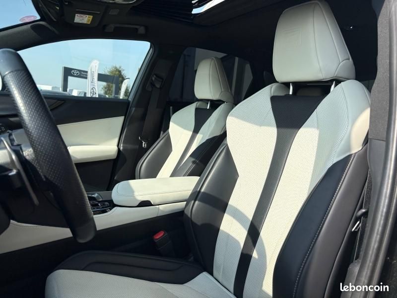 Lexus NX 450h+ F SPORT Executive 4WD MY24 (image 17)