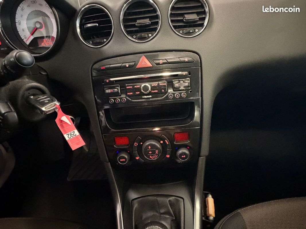 PEUGEOT 308 1.6 e-HDi 115ch FAP Sportium (image 28)