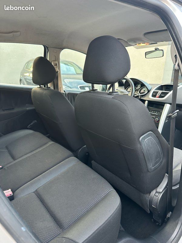 Peugeot 207 1.6 HDi90 FAP Active 99g 5p berline, gris, 4 cv, 5 portes (image 5)