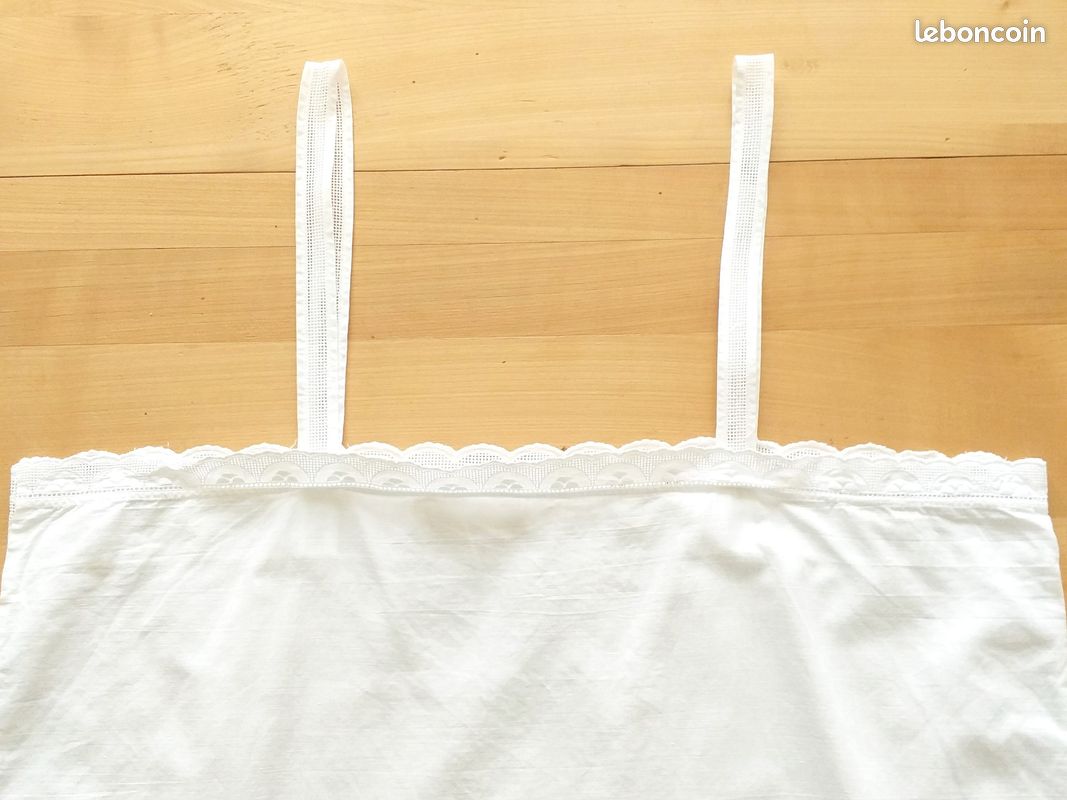 Chemise de nuit ancienne blanche brodée à fines bretelles (image 6)