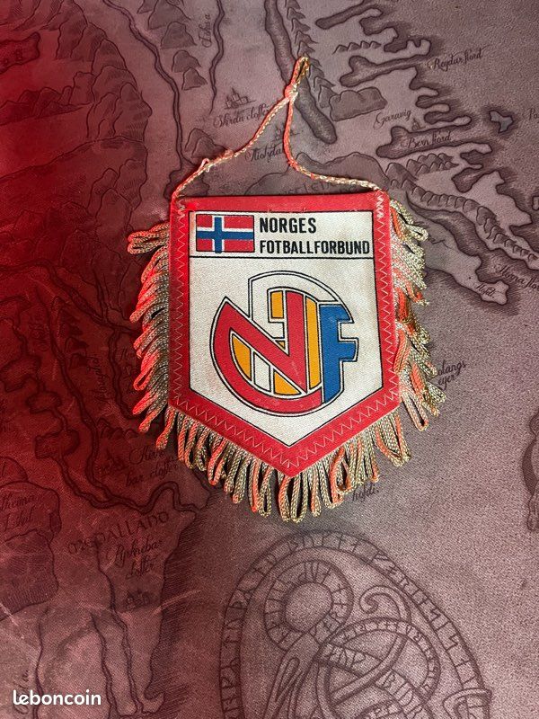 Fanions Personnalisés Football - Hercules Merchandising FR