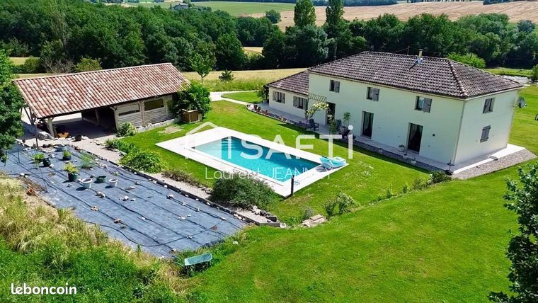 Propriété 7 pièces 180 m²